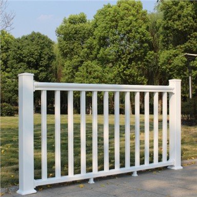 מעקה מדרגות PVC לבית